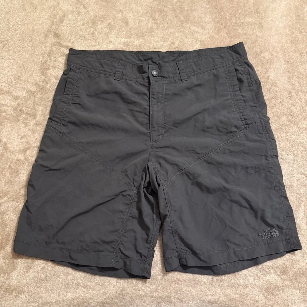The North Face Mens Grey Nylon Hiking Cargo Shorts Size 38